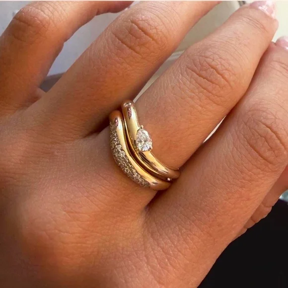 Elegant Gold and Silver Women's Ring Set - Picture 2 of 7